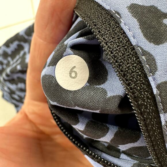 Lululemon Shorts Womens 6 Blue Black Tracker Ace Spot Lullaby Athletic Gym Run - Picture 3 of 10